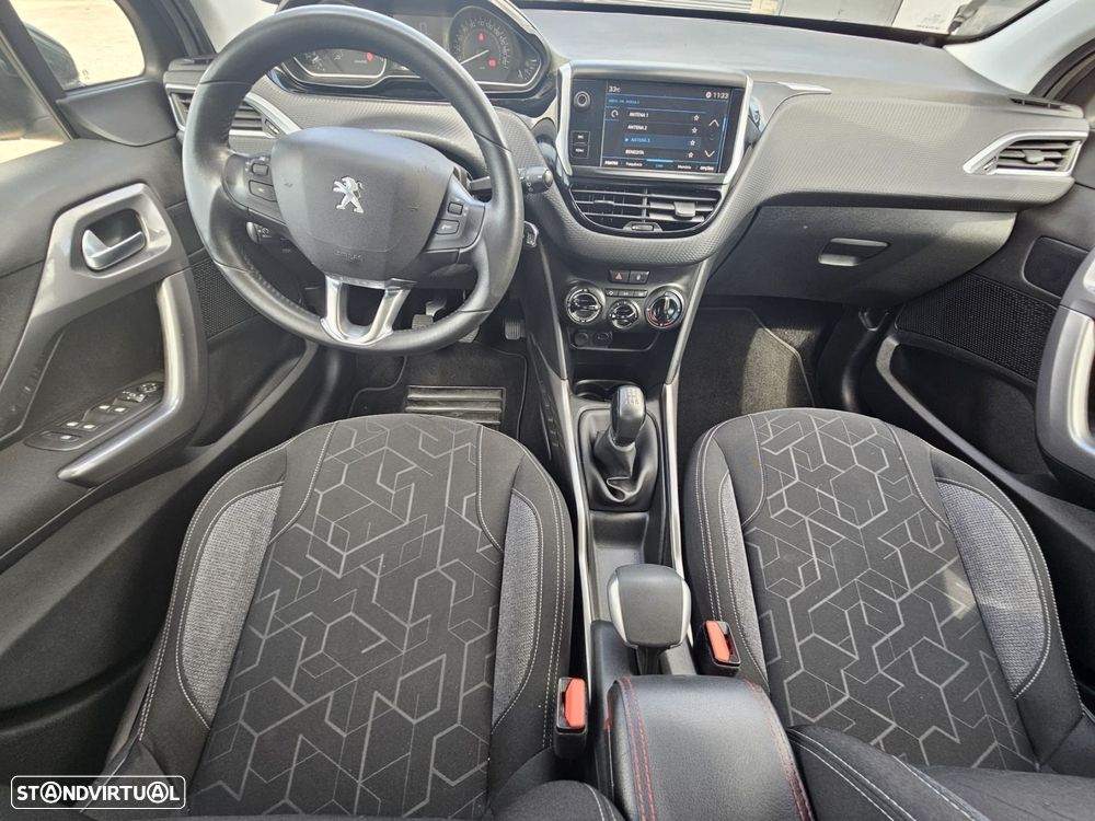 Peugeot 2008 1.2 PureTech Active - 17