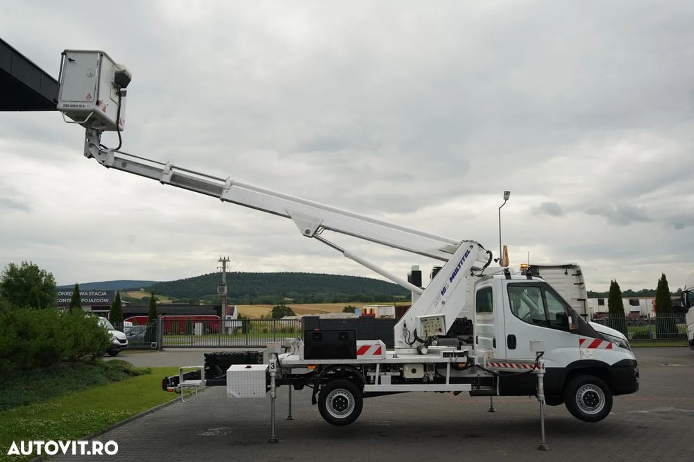 Iveco DAILY 35-120 / Platformă de lucru aeriană / MULTITEL MT 182 / 4 stabilizatoare / MANUALĂ / 2017 - 7