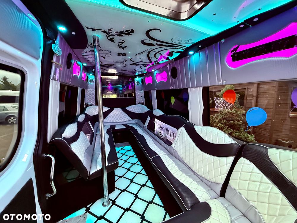 Mercedes-Benz Sprinter - 13