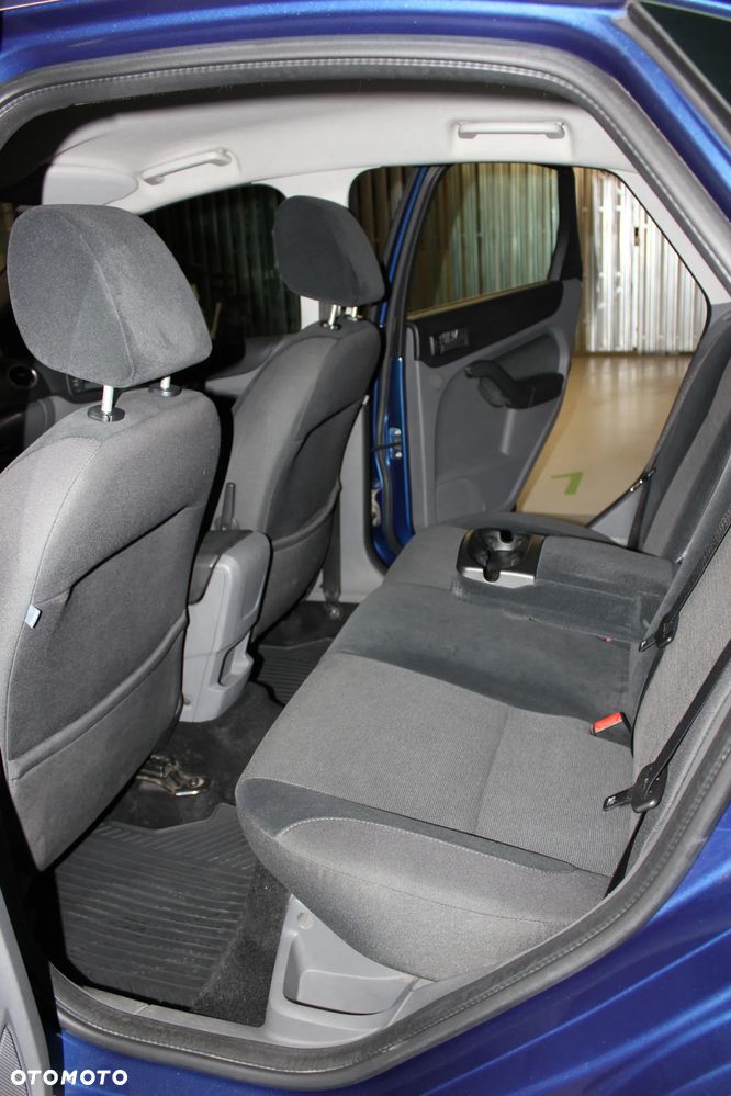 Ford Focus 2.0 Ghia - 18