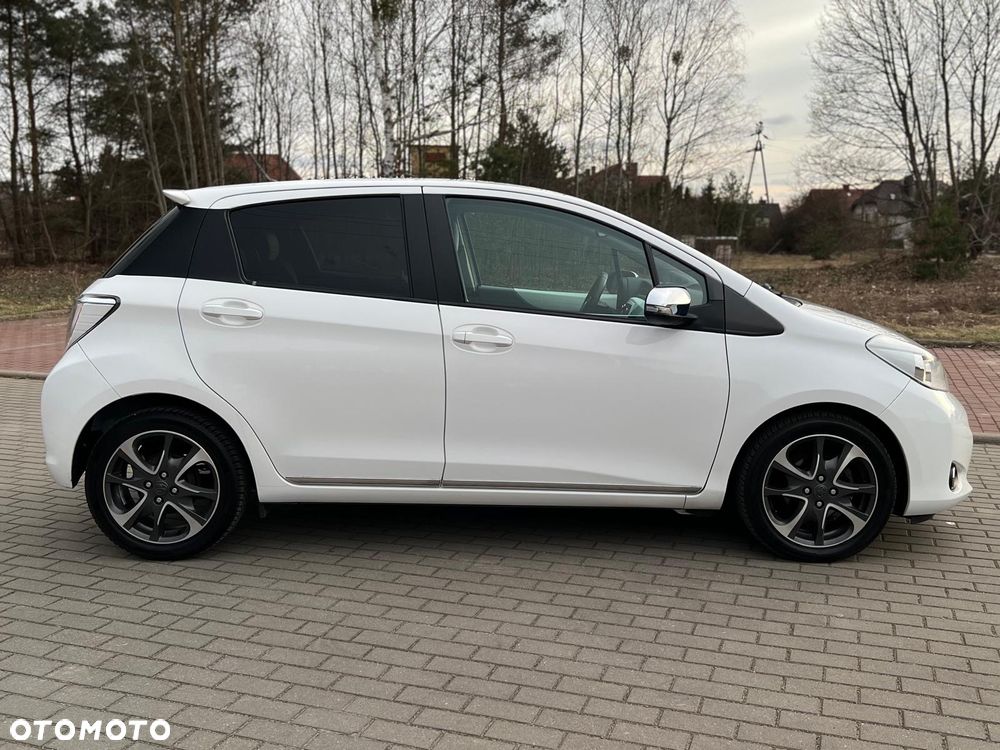 Toyota Yaris - 10