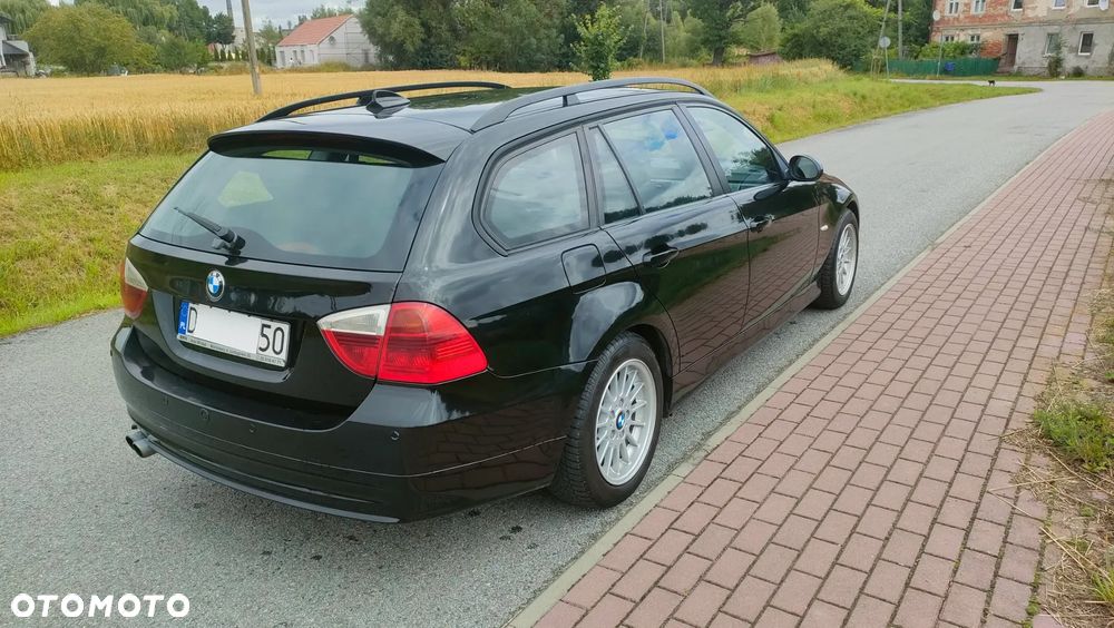 BMW Seria 3 318d - 15