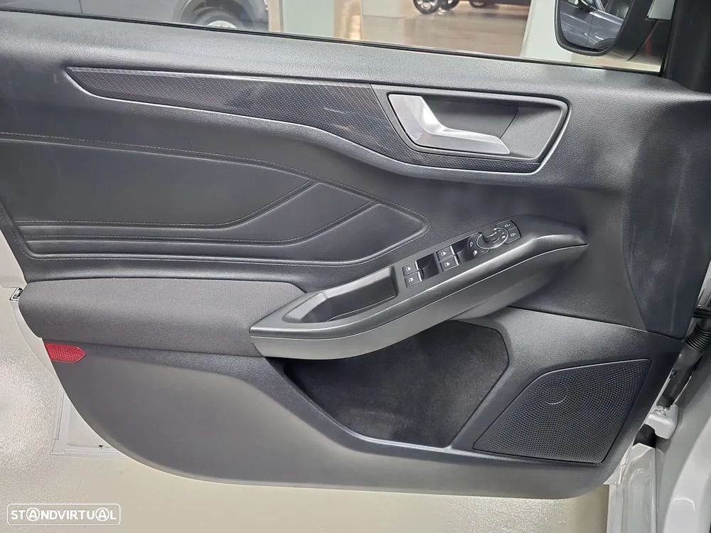 Ford Focus 1.0 EcoBoost MHEV ST-Line - 12