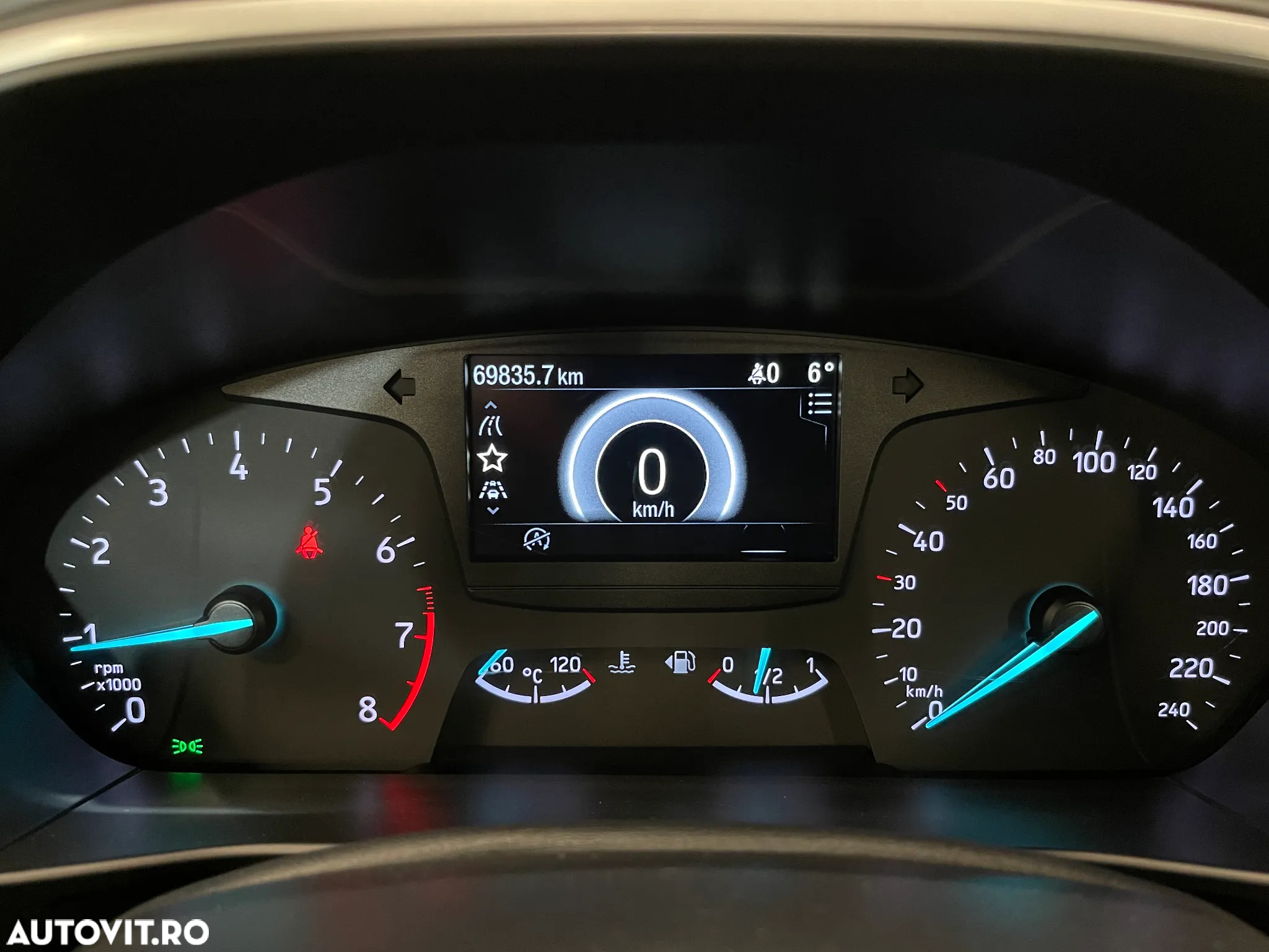 Ford Focus 1.0 EcoBoost Trend Edition - 26