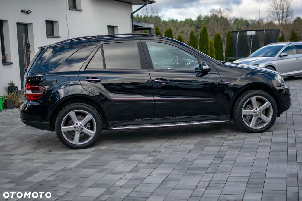 Mercedes-Benz ML 320 CDI 4Matic 7G-TRONIC DPF Edition 10 - 25