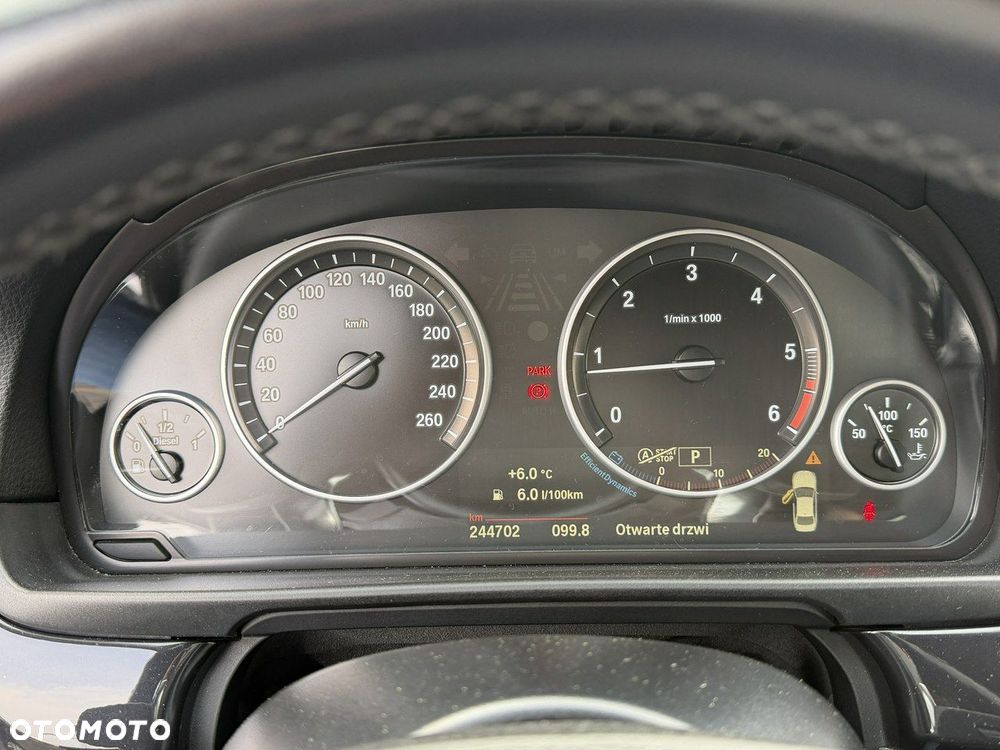 BMW Seria 5 525d Sport-Aut - 29