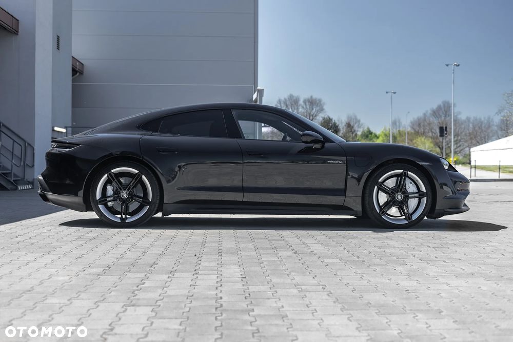 Porsche Taycan Turbo - 7