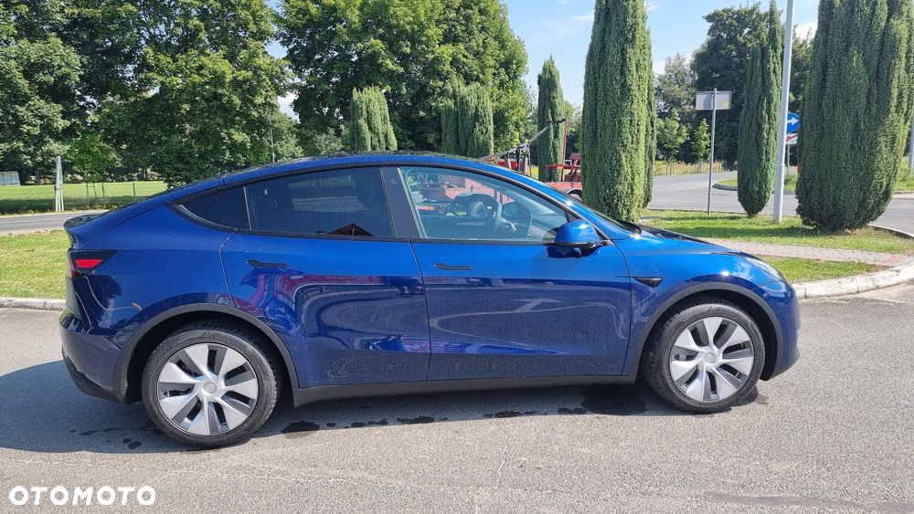 Tesla Model Y - 5