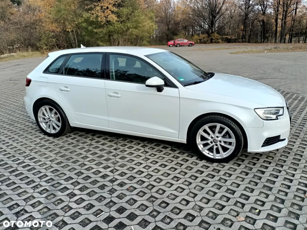 Audi A3 Sportback - 3