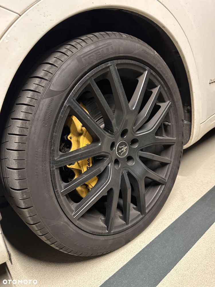 Maserati Levante S Granlusso - 8
