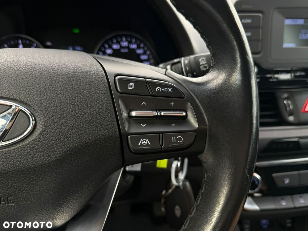 Hyundai i30 1.5 DPI Classic + - 17
