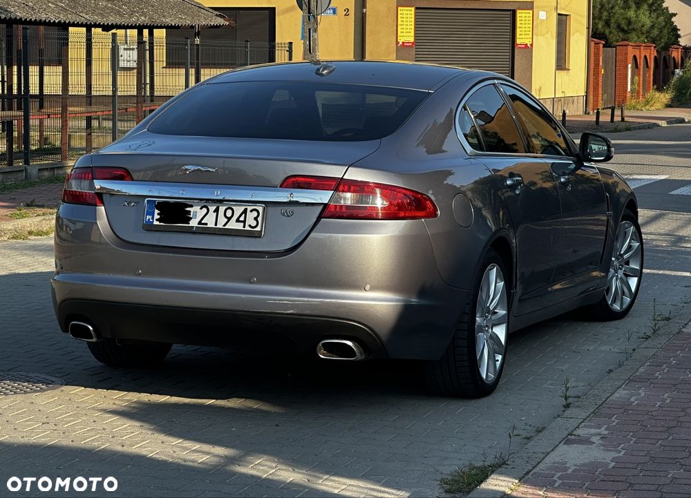 Jaguar XF - 4