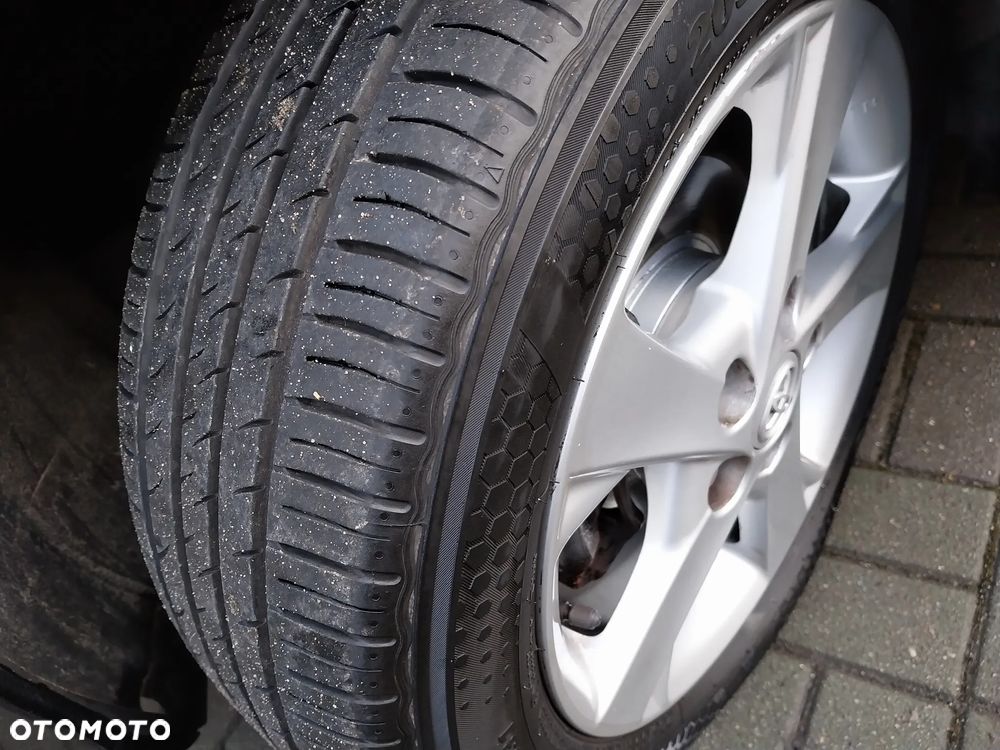 Toyota Auris 1.6 Executive - 9