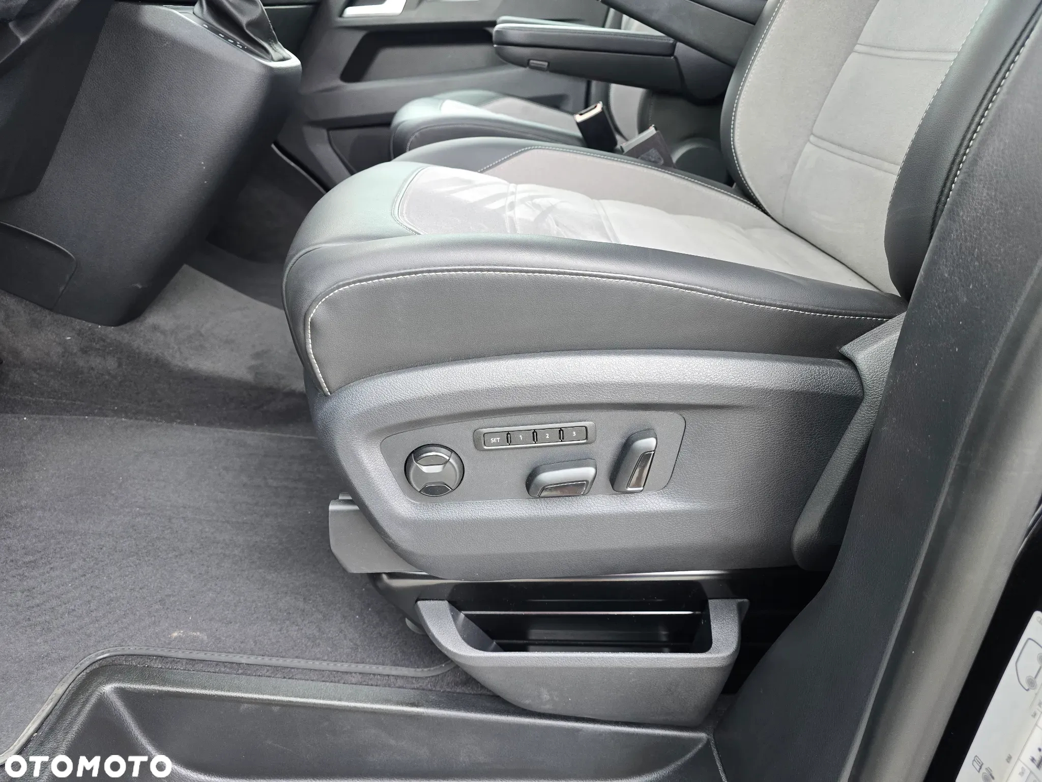 Volkswagen Multivan 6.1 2.0 TDI L1 Highline 4Motion DSG - 23