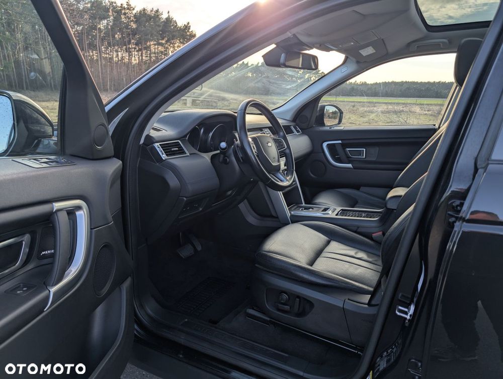 Land Rover Discovery Sport D150 R-Dynamic SE - 18