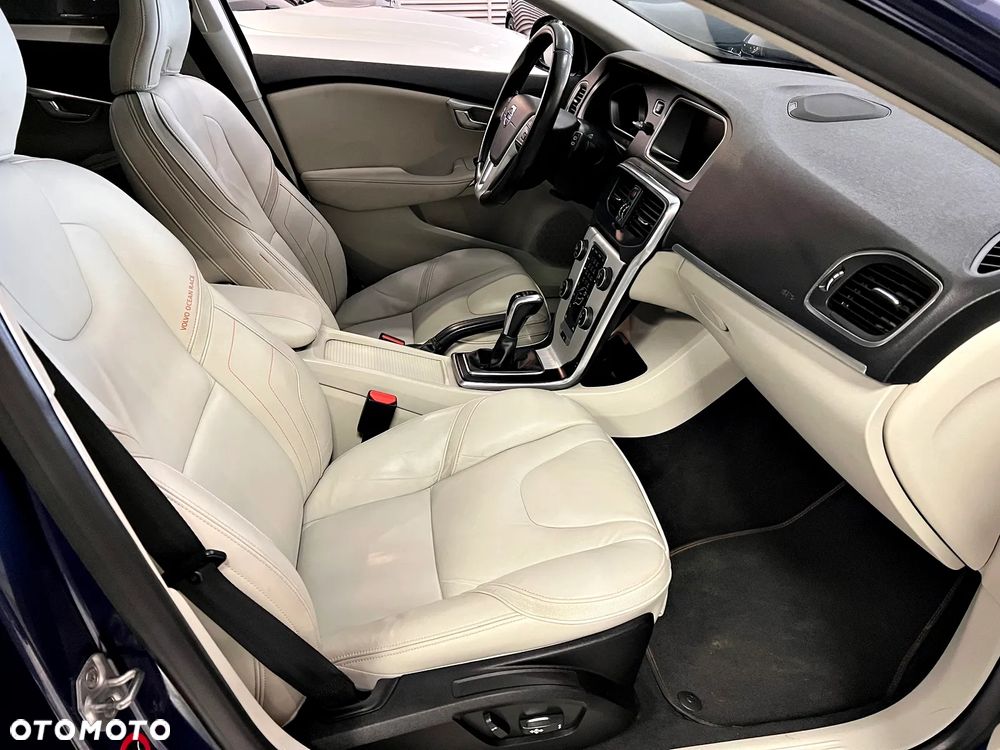 Volvo V40 D3 Drive-E Ocean Race - 2