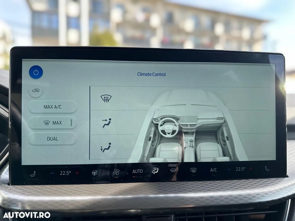 Ford Kuga 1.5 EcoBoost A8 FWD Titanium - 31