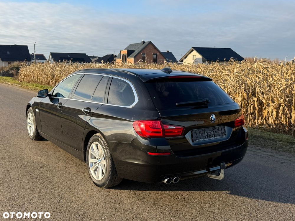 BMW Seria 5 525d xDrive - 6