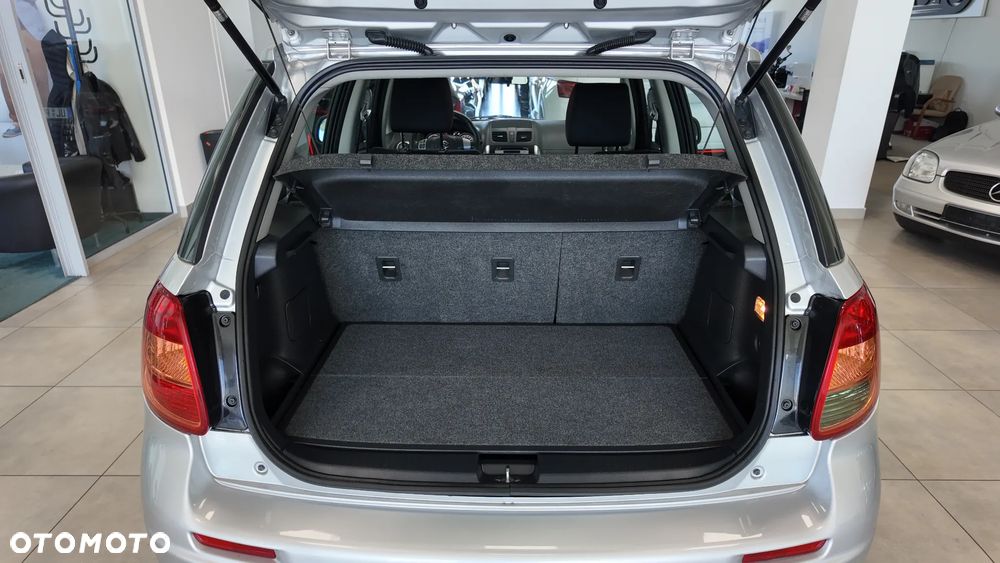 Suzuki SX4 1.6 Premium - 15