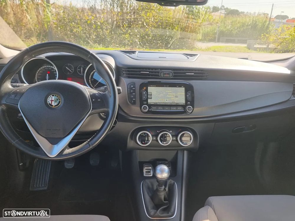 Alfa Romeo Giulietta 1.6 JTDM 16V - 9
