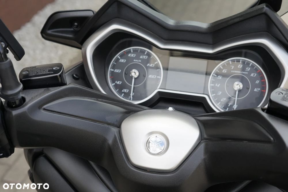 Yamaha X-max - 16