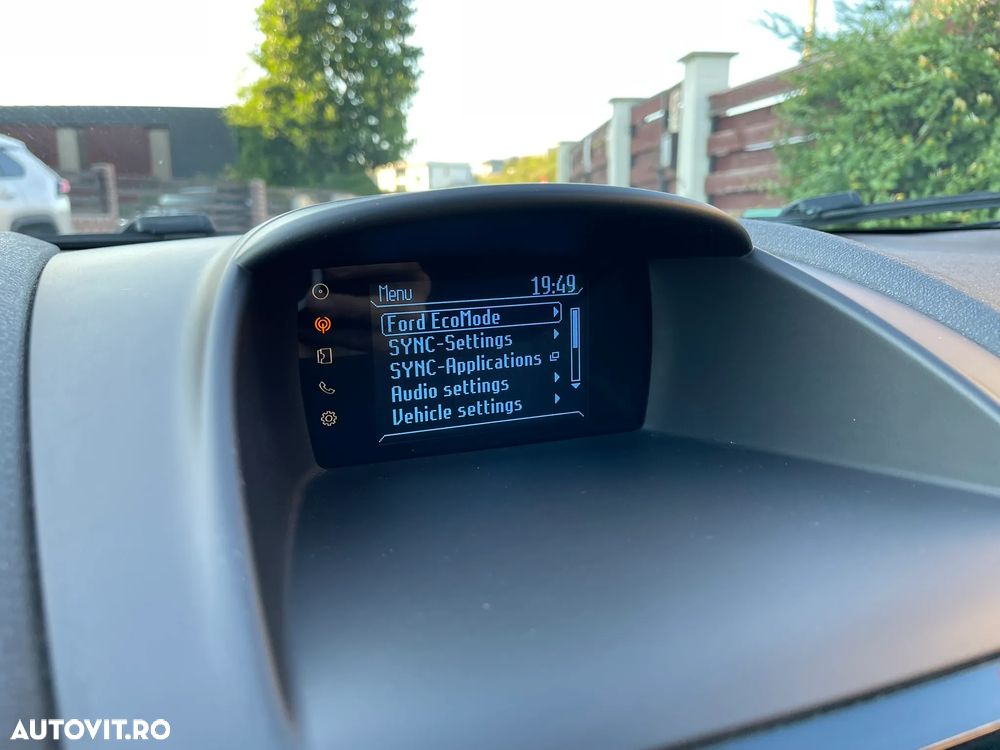 Ford Fiesta 1.0 EcoBoost Titanium - 33