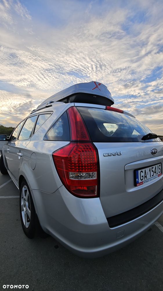 Kia Ceed - 12