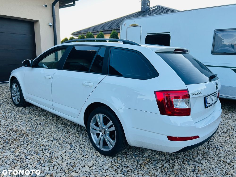 Skoda Octavia 1.6 TDI DPF DSG Elegance - 4