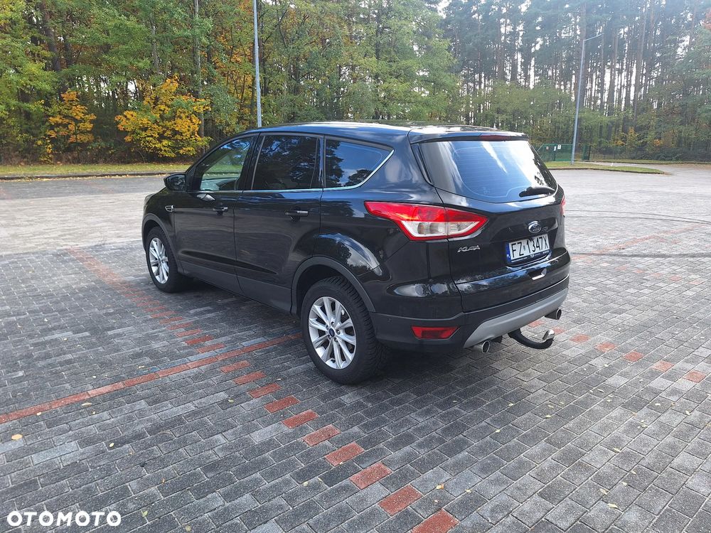 Ford Kuga 2.0 TDCi 2x4 Titanium - 4