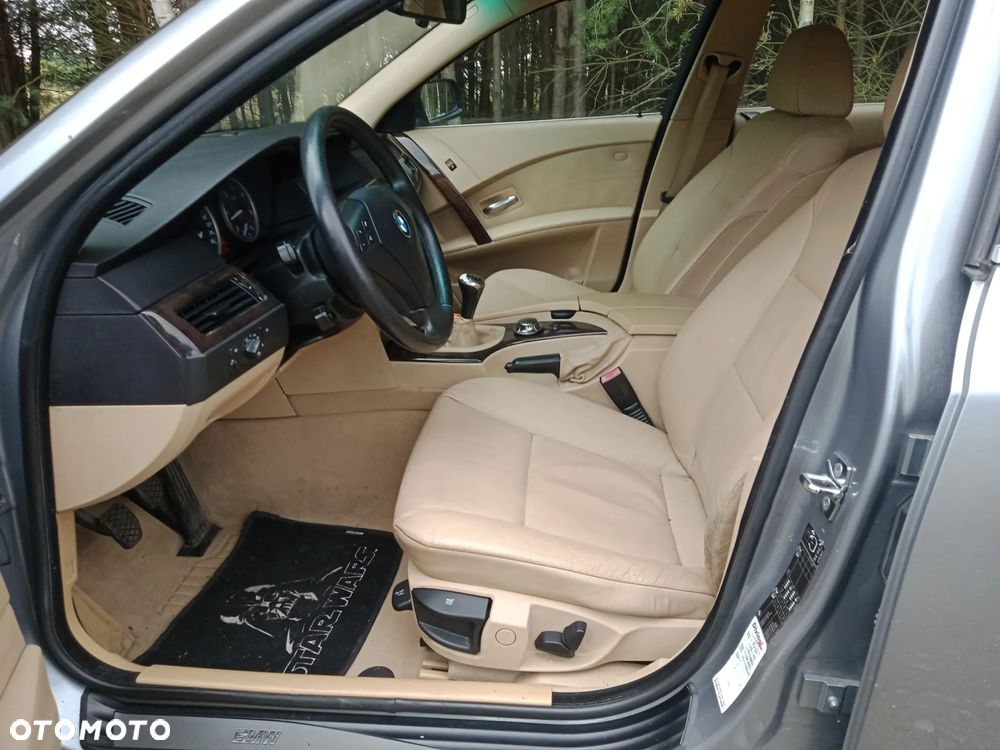 BMW Seria 5 525d Touring Edition Lifestyle - 8