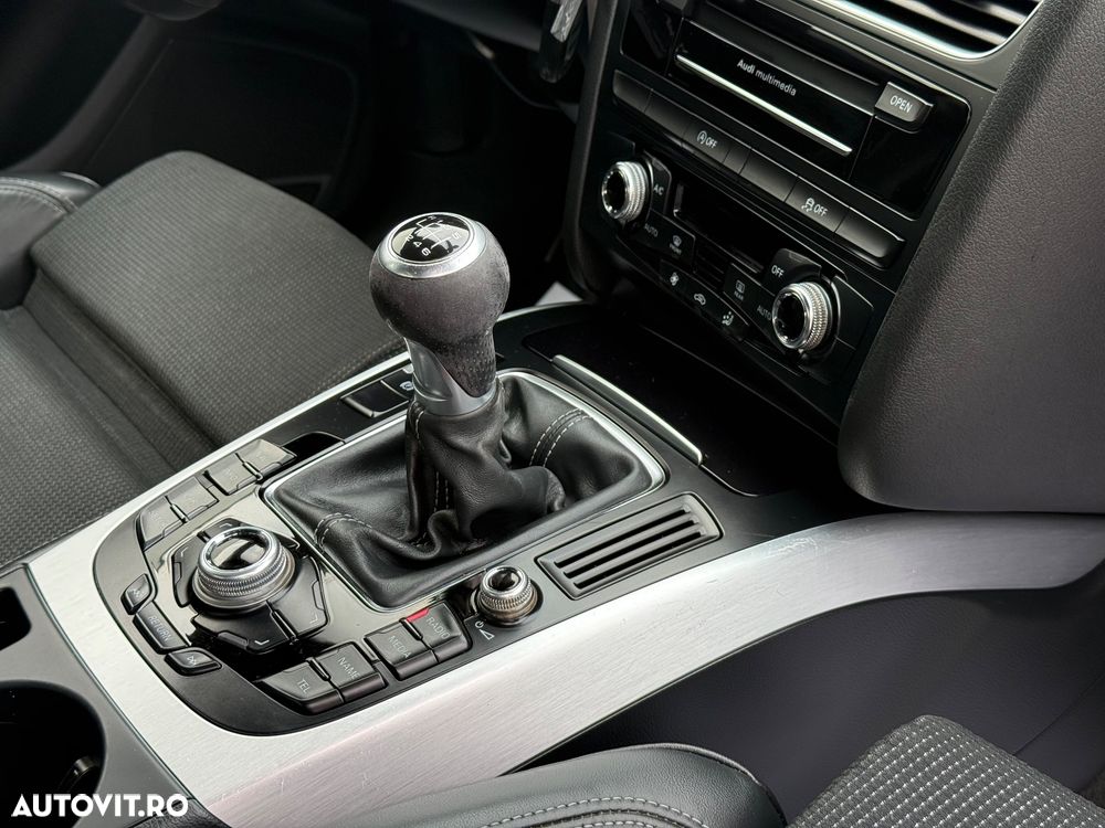 Audi A4 Limuzina 2.0 TDI DPF S line Sportpaket - 12