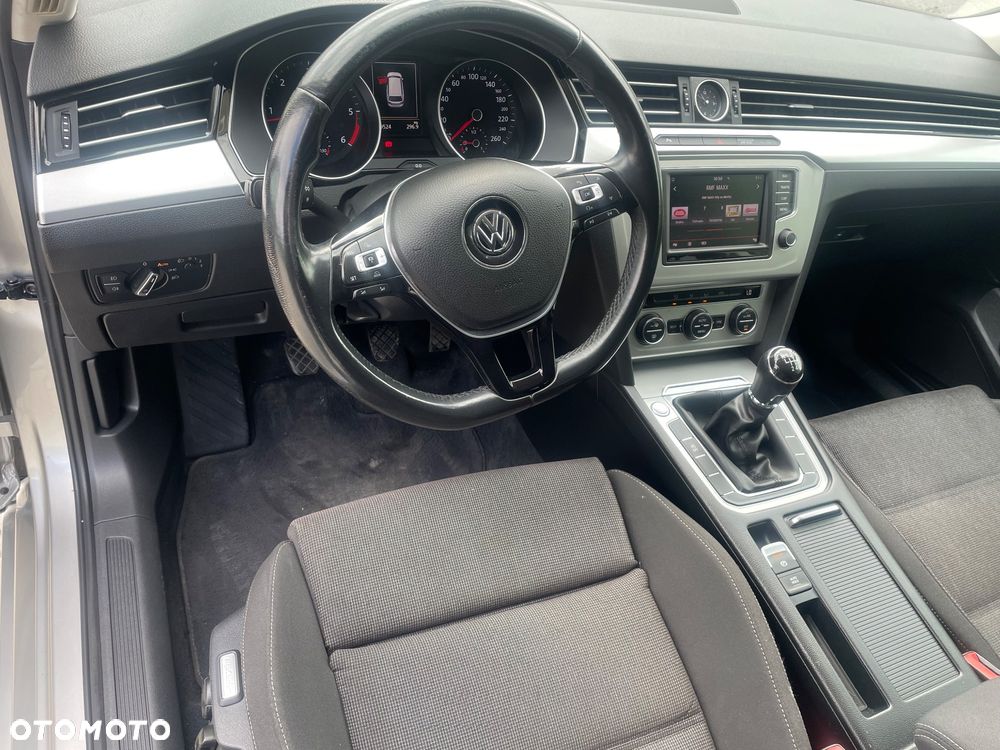 Volkswagen Passat - 18