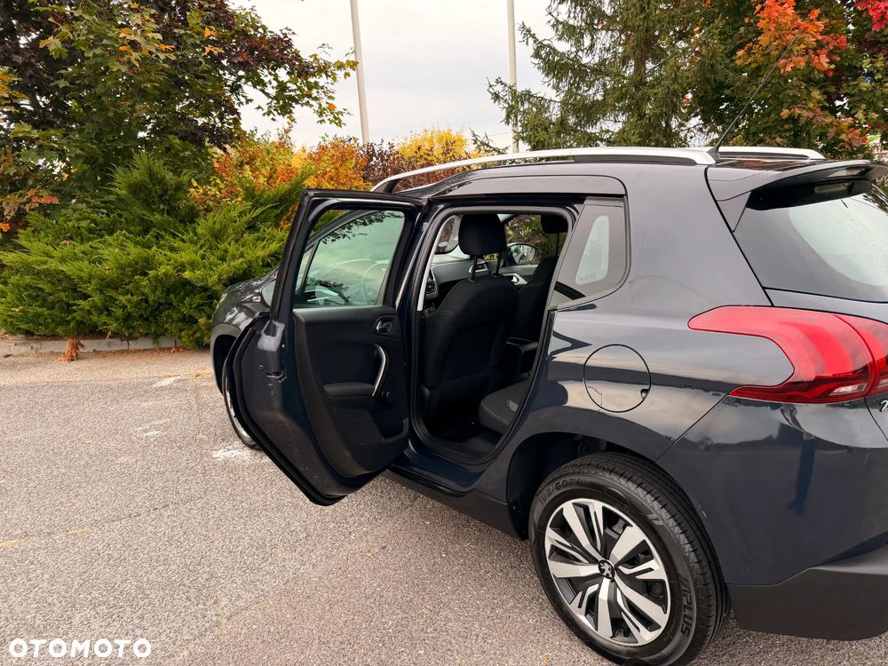 Peugeot 2008 1.2 Pure Tech Style - 39