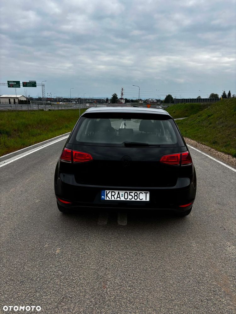 Volkswagen Golf - 2