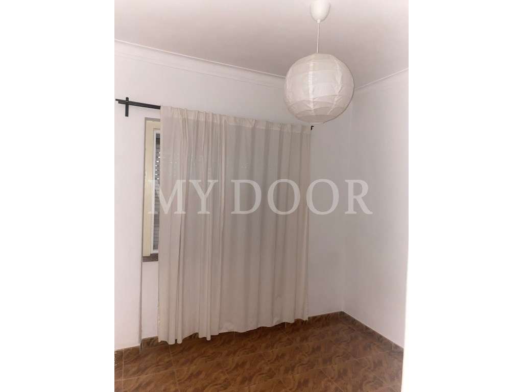 T1 em Moscavide p/venda - Central - Rch Alto - Grande imagem: 5/5