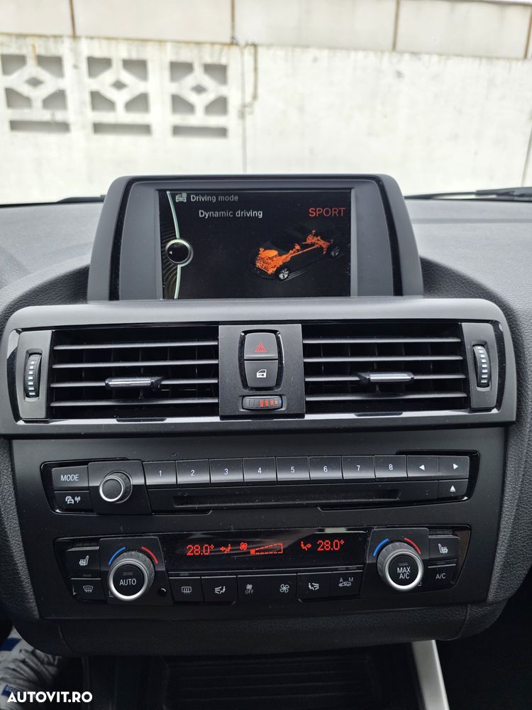 BMW Seria 1 116i Sport Line - 32