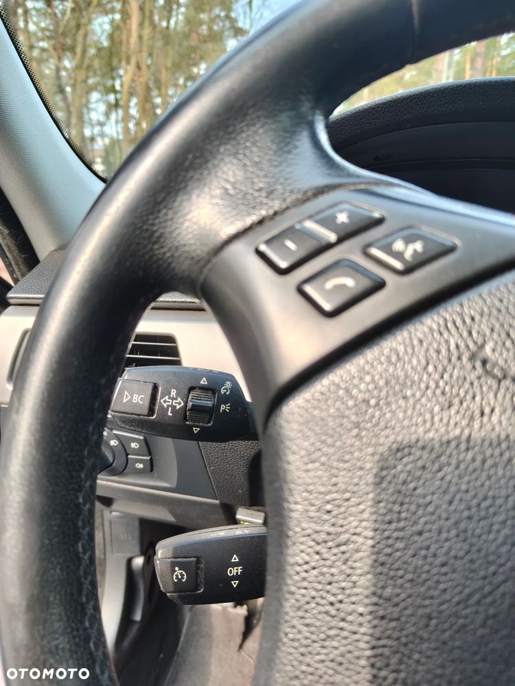 BMW Seria 3 318i - 38