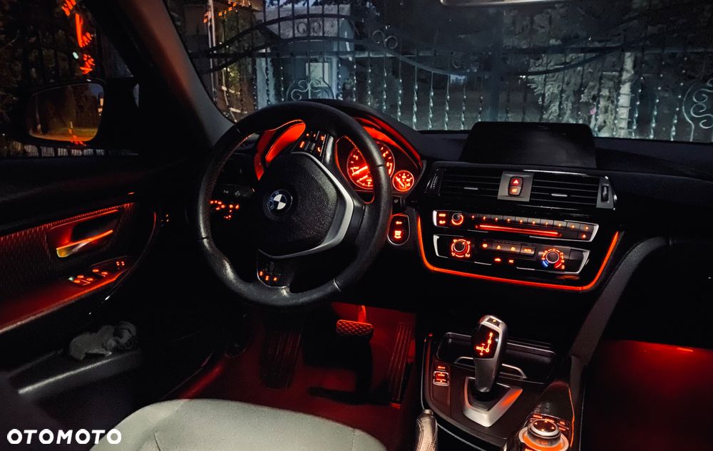 BMW Seria 3 320d - 15