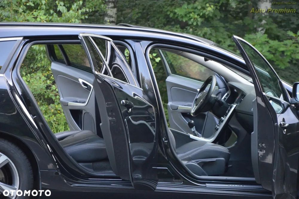 Volvo V60 D3 R-Design - 22