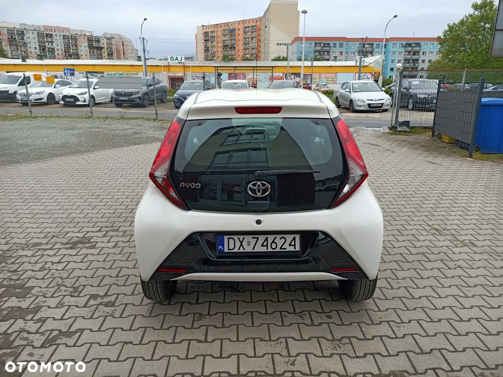 Toyota Aygo x-play - 4