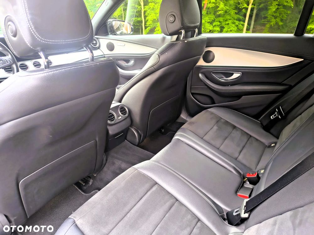 Mercedes-Benz Klasa E 220 d 9G-TRONIC - 22
