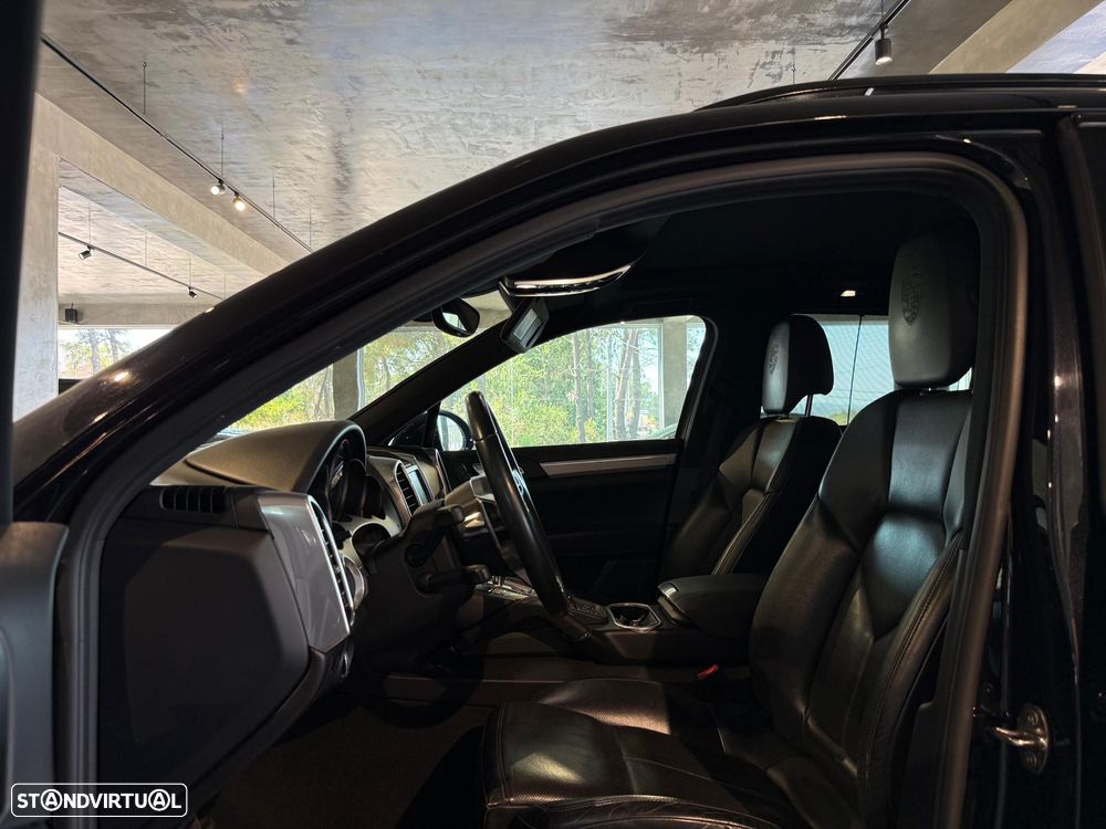 Porsche Cayenne Platinum Edition - 15