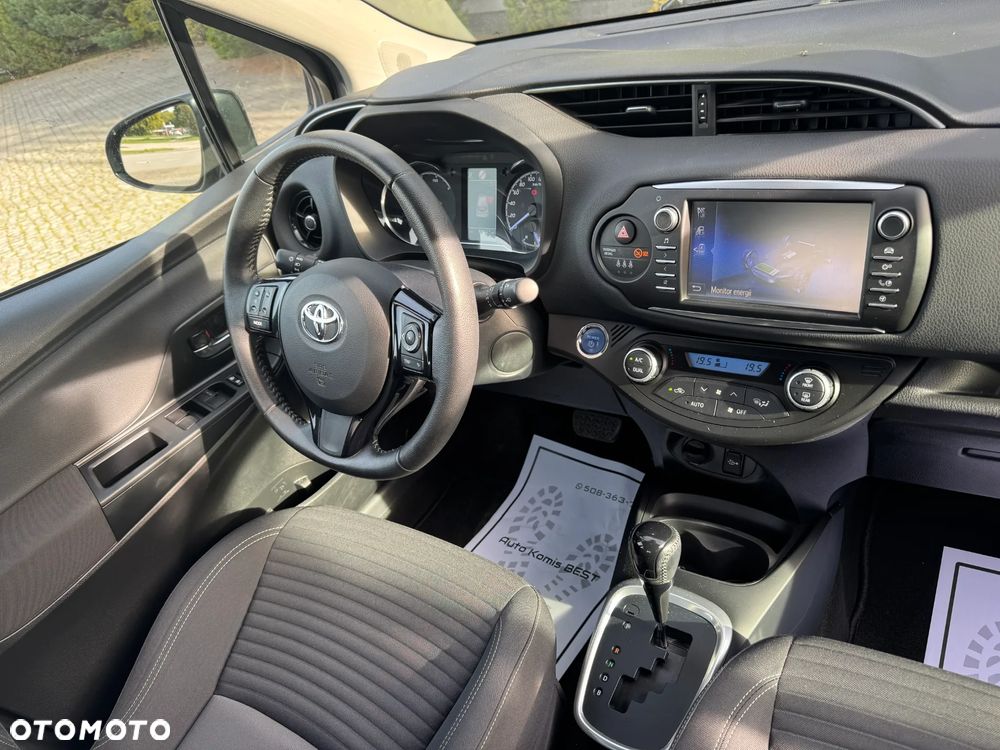 Toyota Yaris Hybrid 100 Premium EU6 - 7