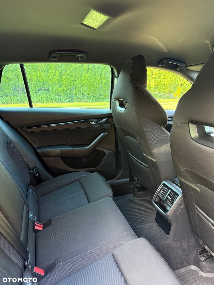 Skoda Octavia 2.0 TDI 4x4 Sportline DSG - 16