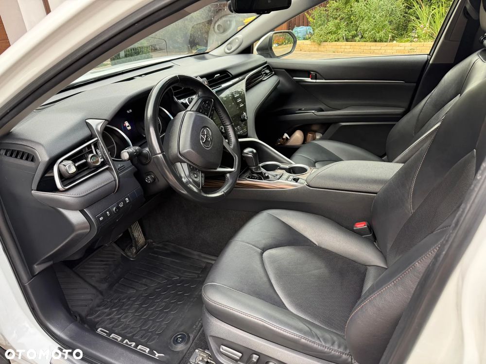 Toyota Camry 2.5 Hybrid Executive CVT - 13