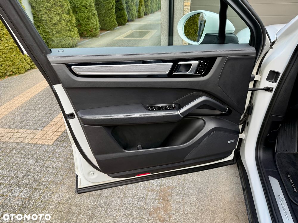 Porsche Cayenne Platinum Edition - 10