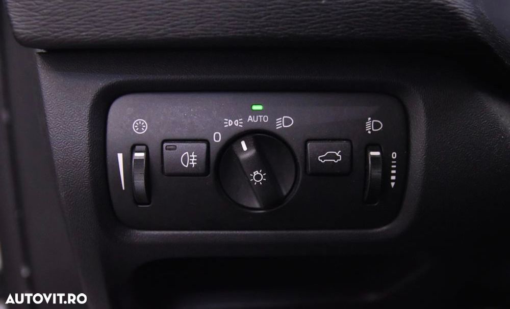 Volvo V40 D2 Aut. Kinetic - 15