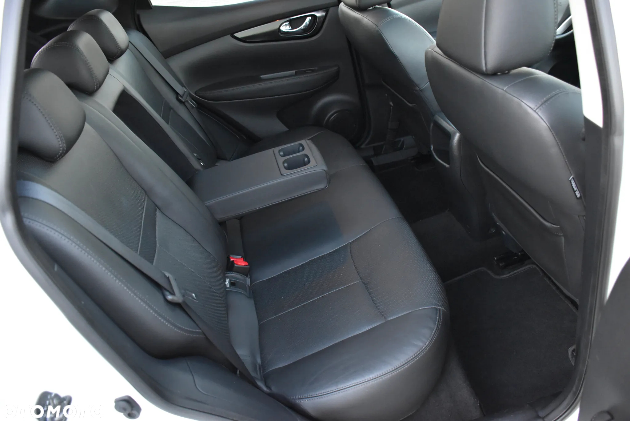Nissan Qashqai 1.6 DCi Tekna+ - 8