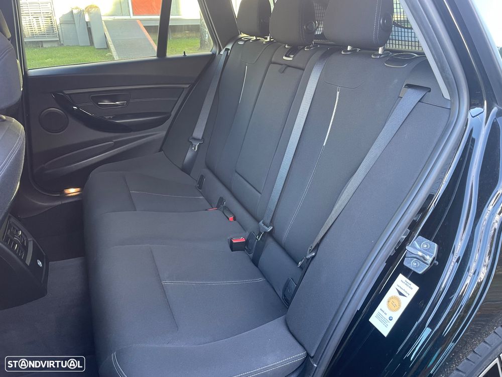 BMW 320 d Sport Line - 9
