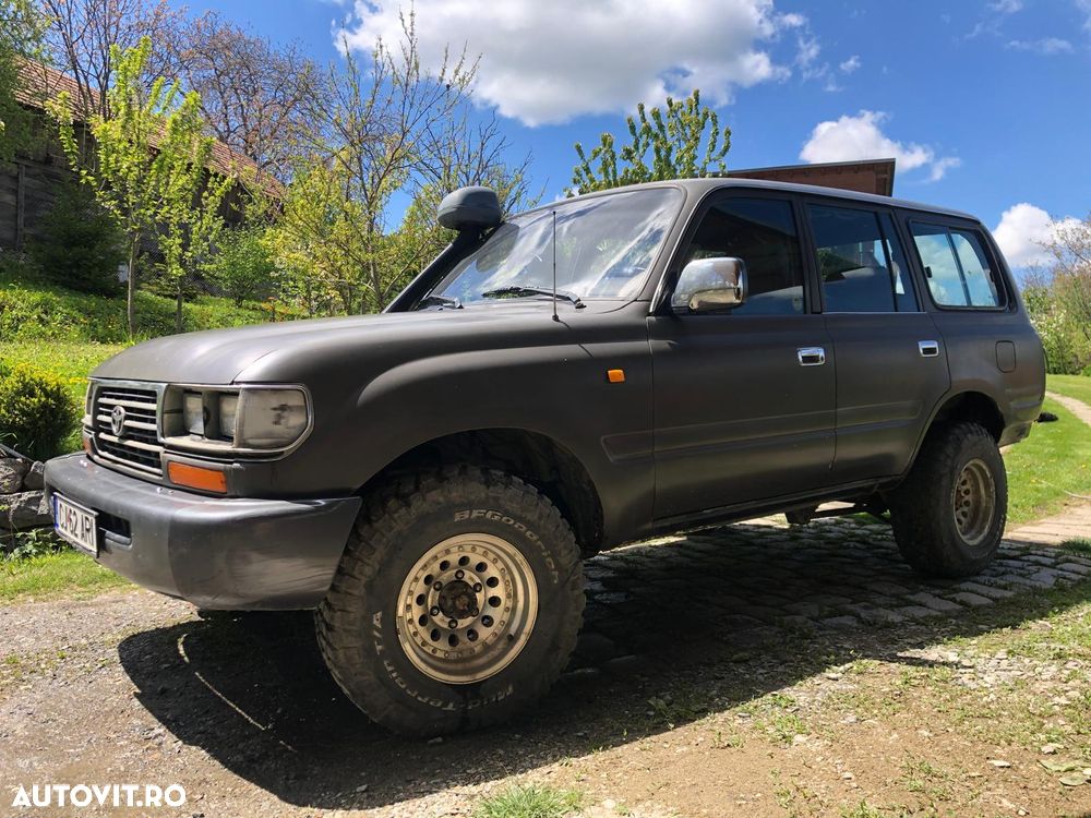 Toyota Land Cruiser - 4